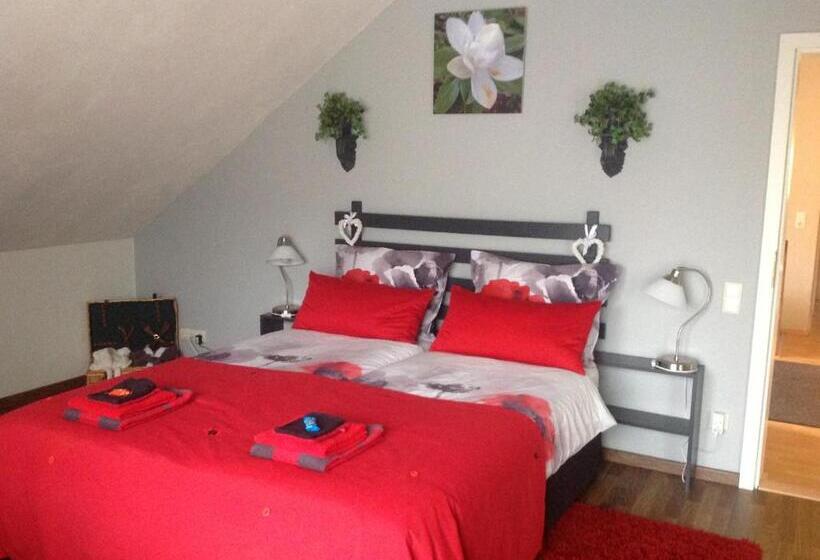 Quarto Estandar com Sacada, Haus Drossel