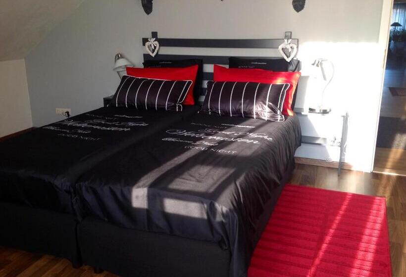 标准间带阳台, Haus Drossel