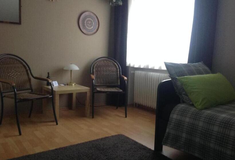 Quarto Estandar, Haus Drossel