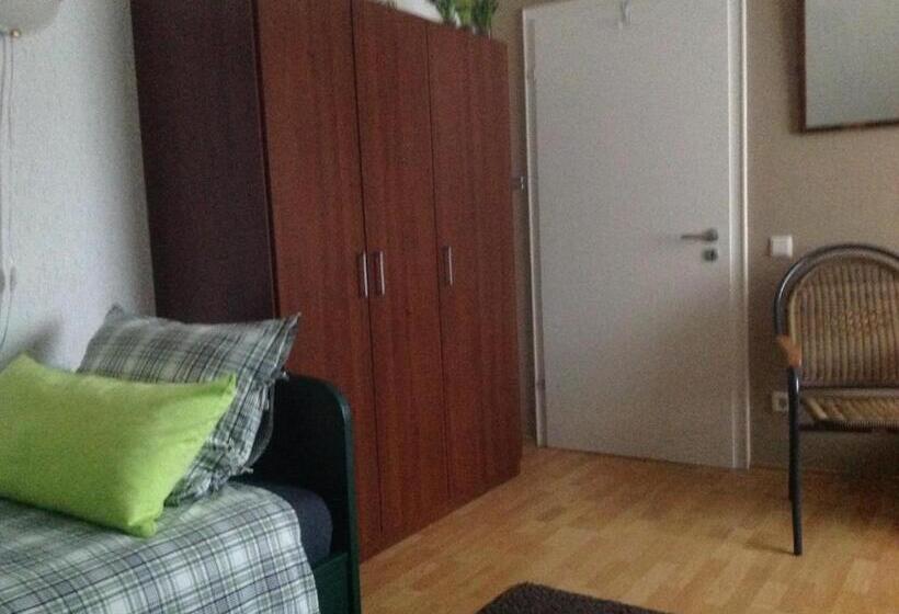 标准间, Haus Drossel