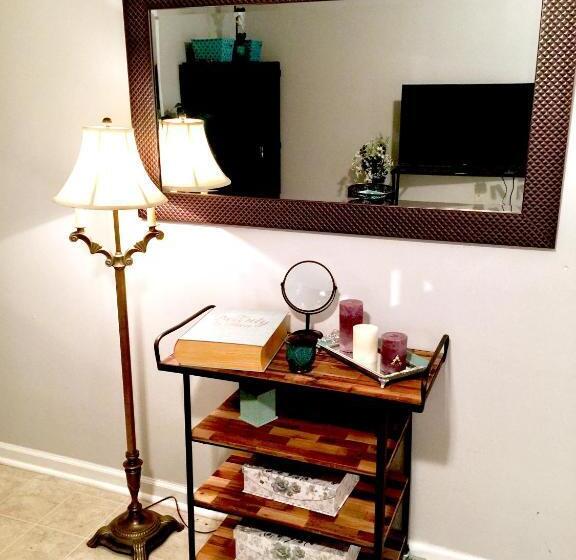 غرفة إقتصادية, Premier National Harbor House