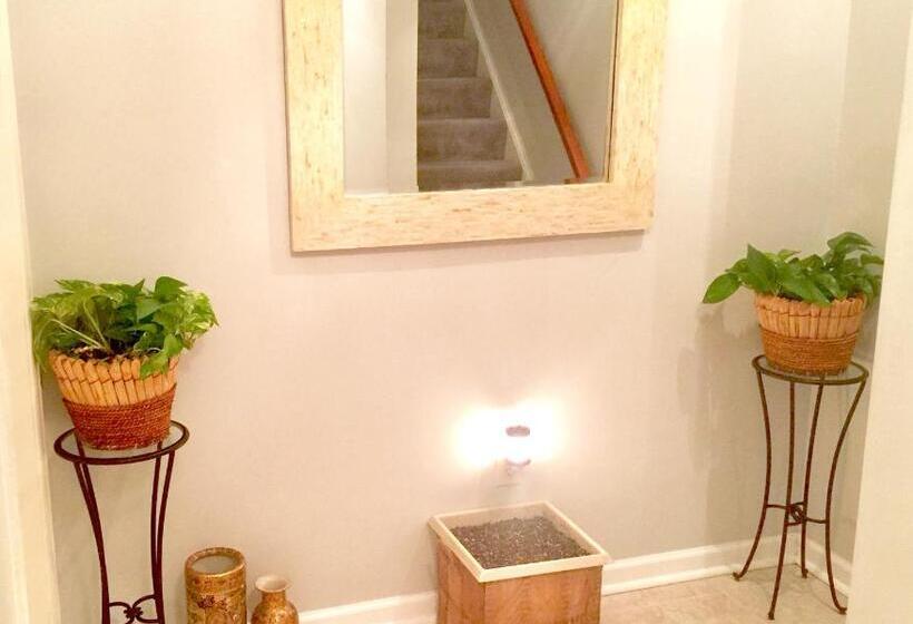 غرفة إقتصادية, Premier National Harbor House