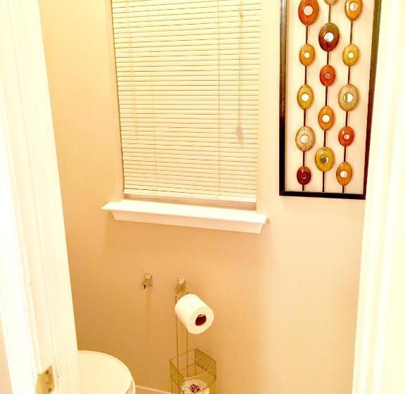 جناح مزوَّد بشرفة, Premier National Harbor House