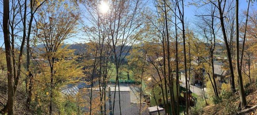 اتاق لوکس, Ubytovanie Pod Skalkou