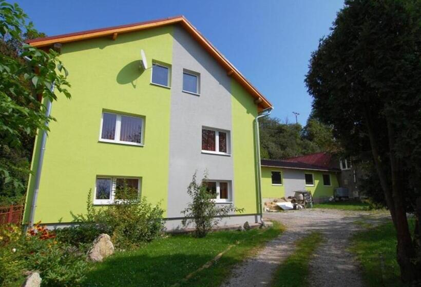 خانه 3 خوابه, Ubytovanie Pod Skalkou