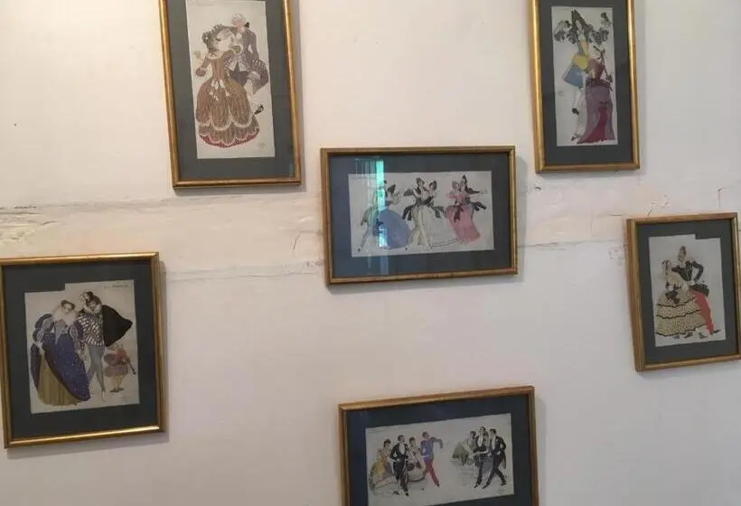 スタンダードルーム, Château De La Ville Huë