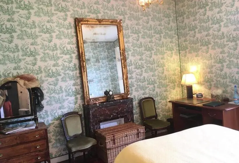スタンダードルーム, Château De La Ville Huë