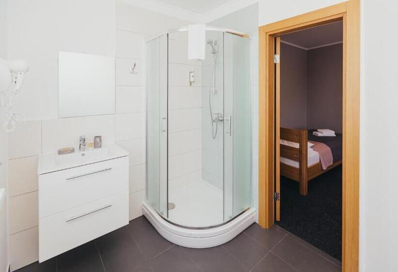 اتاق راحتی سه تخته, Villa Vanilla