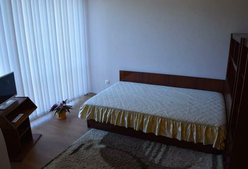Четырехместный Номер Стандарт, Guest Rooms Profirov