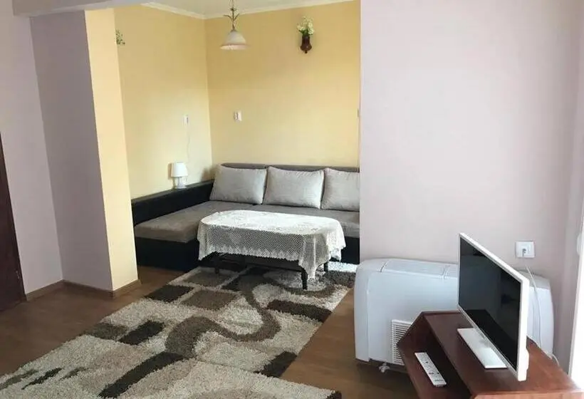 スタンダード４人部屋, Guest Rooms Profirov