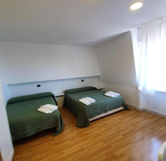 Номер Стандарт Трехместный, Camere Santa Rita