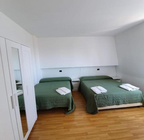 Номер Стандарт Трехместный, Camere Santa Rita