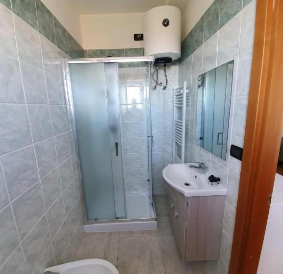 اتاق استاندارد سه نفره, Camere Santa Rita