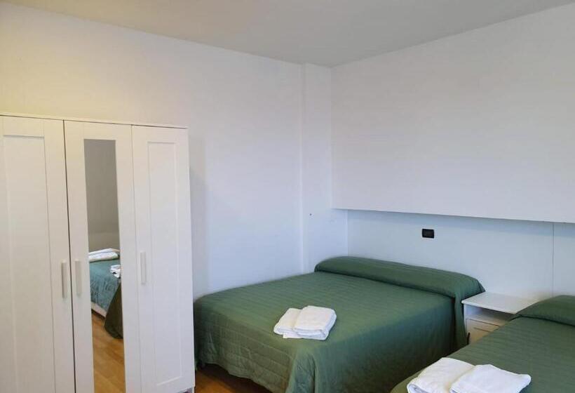 Номер Стандарт Трехместный, Camere Santa Rita