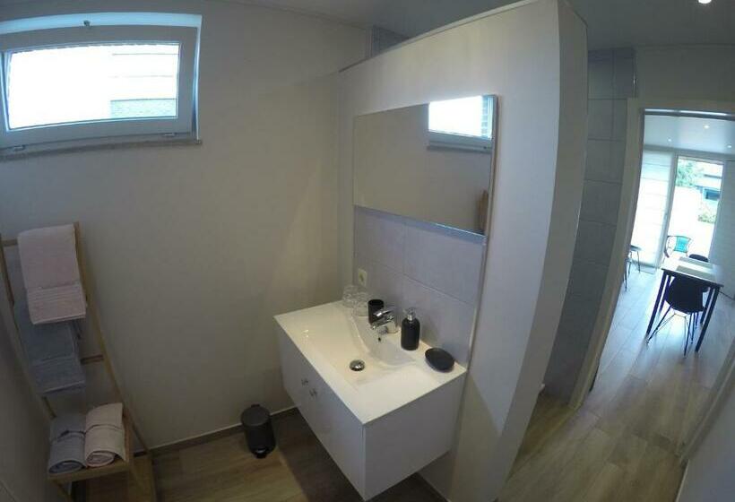 Номер Deluxe, Le Lendemain