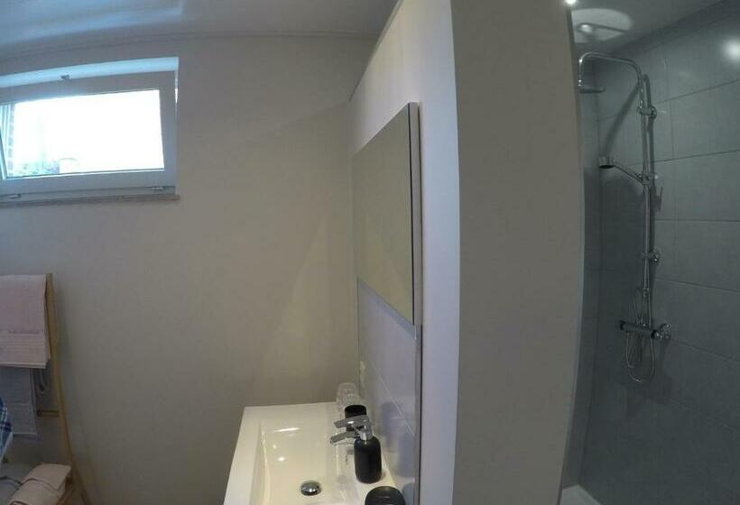 Номер Deluxe, Le Lendemain