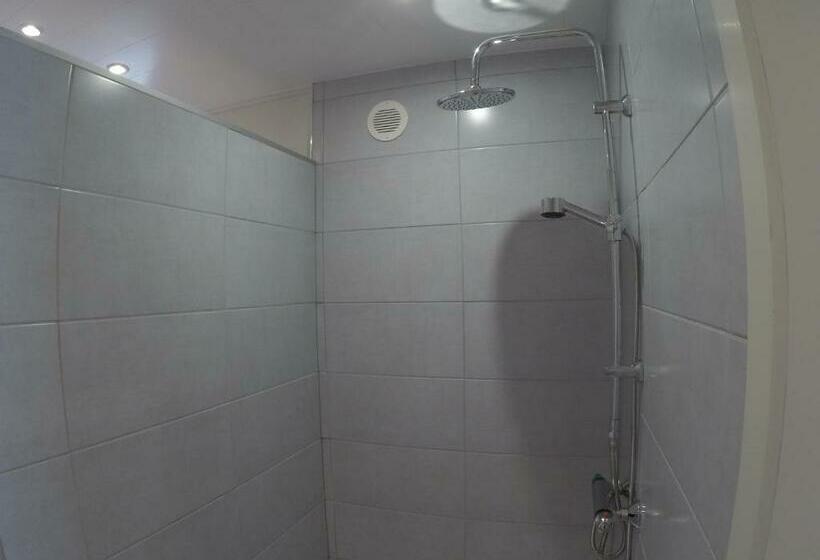 Номер Deluxe, Le Lendemain