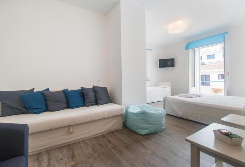 غرفة سوبيريور ثلاثية مطلّة علي البحر, Locanda Su Recreu