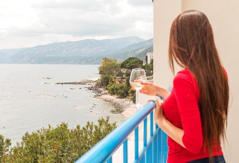 جناح جونيور مطلّ علي البحر, Locanda Su Recreu