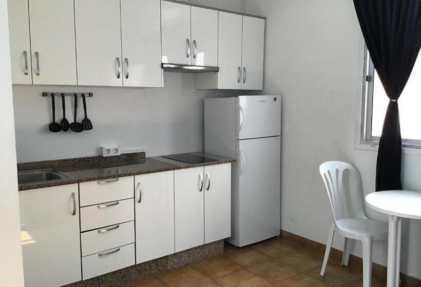 اتاق اکونومی, Apartamentos Playamar
