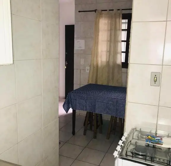 エコノミー4人部屋, Pousada Villa Garcia Residencial