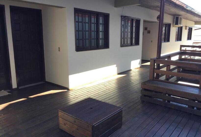 חדר סטנדרט עם טרסה, Pousada Villa Garcia   Residencial