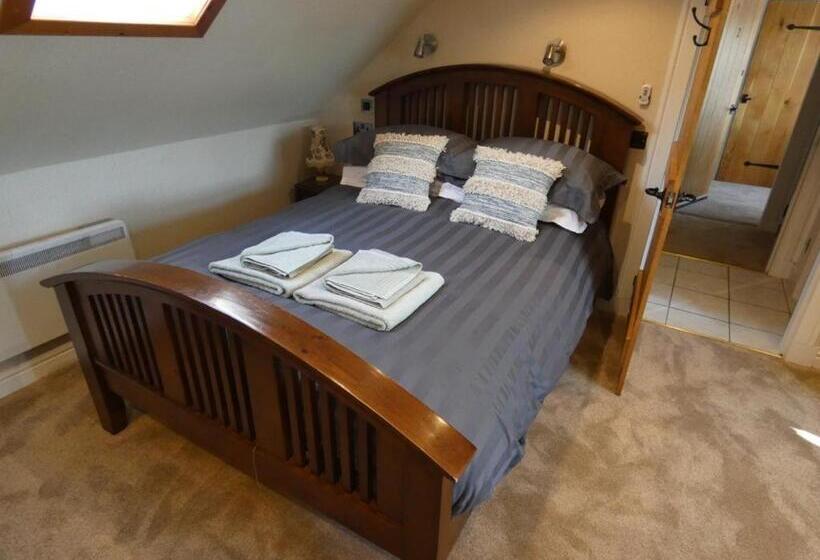 اتاق لوکس با چشمانداز دریا, The Moorings