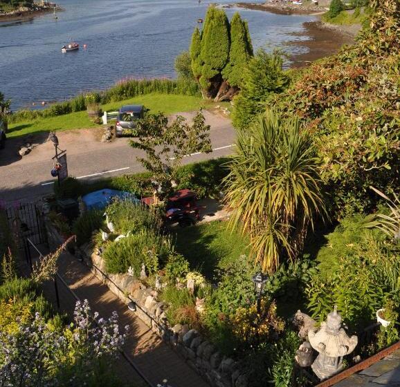 اتاق لوکس با چشمانداز دریا, The Moorings