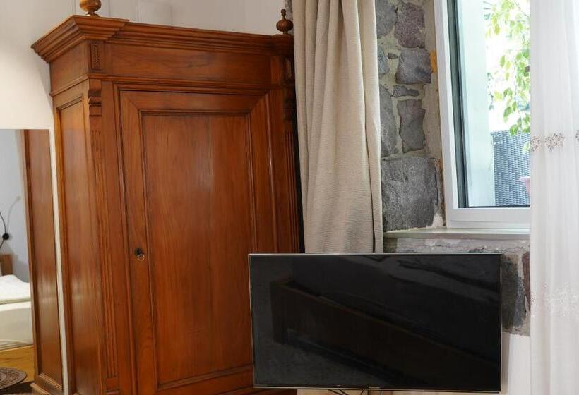 Standard room with outdoor bath, Gardar Studio Fox