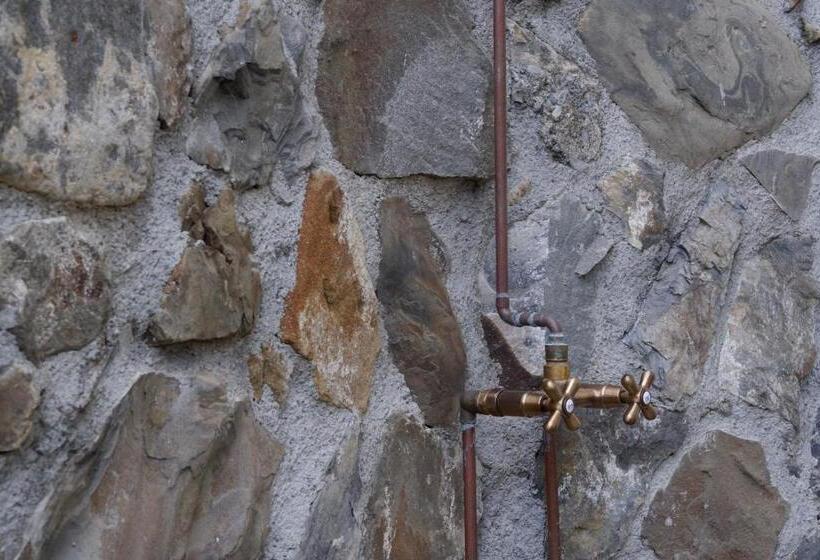 غرفة قياسية, Madüneta 5 Terre