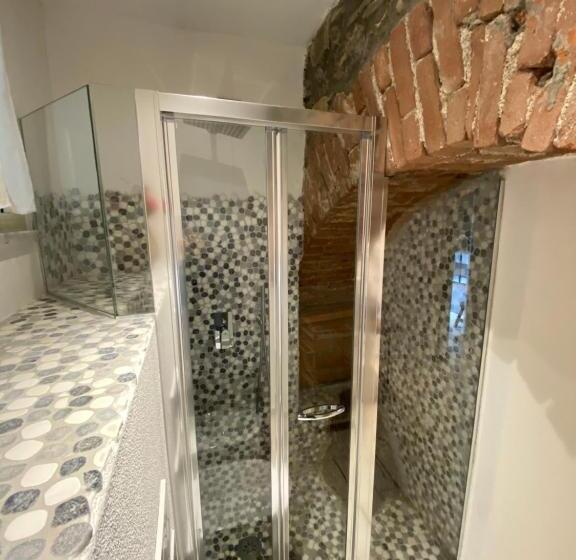 غرفة قياسية, Madüneta 5 Terre