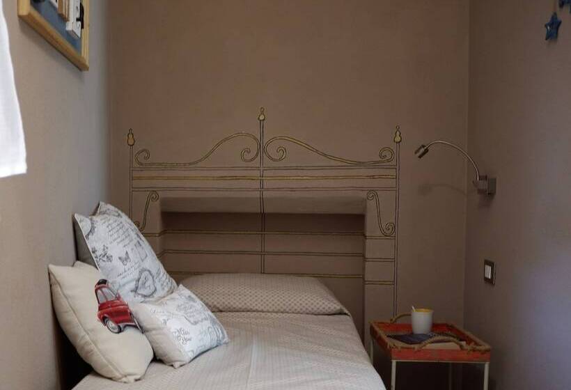 Quarto Estandar, Madüneta 5 Terre
