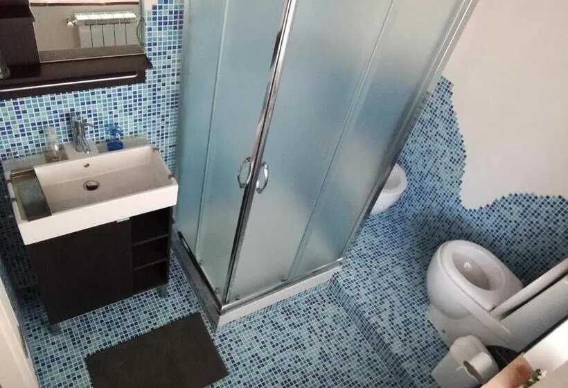 Standard room with outdoor bath, B & B Via Di Mezzo