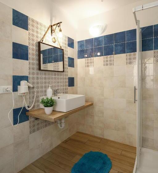 Classic Kolmen Hengen Huone, Ingarda Rooms