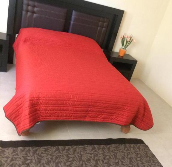 غرفة قياسية, Real De San Antonio