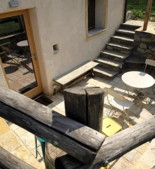 سوییت خانوادگی, La Casa Di Paglia B&b