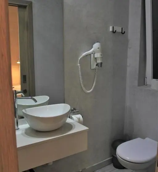 اتاق استاندارد با بالکن, Nelli S B&b