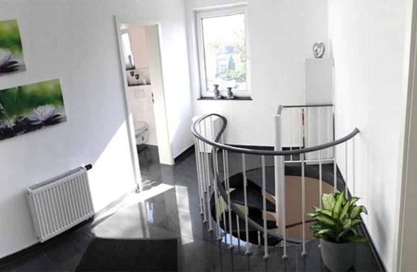 标准单人间共用浴室, Gästehaus Am Hattinger Rathaus