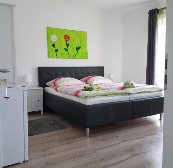 标准间带阳台, Gästehaus Am Hattinger Rathaus