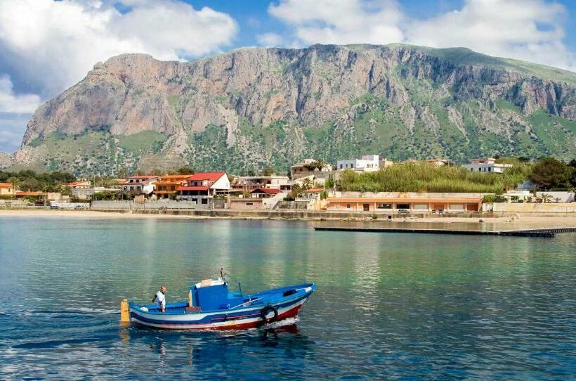 غرفة قياسية, Giusy And Rose