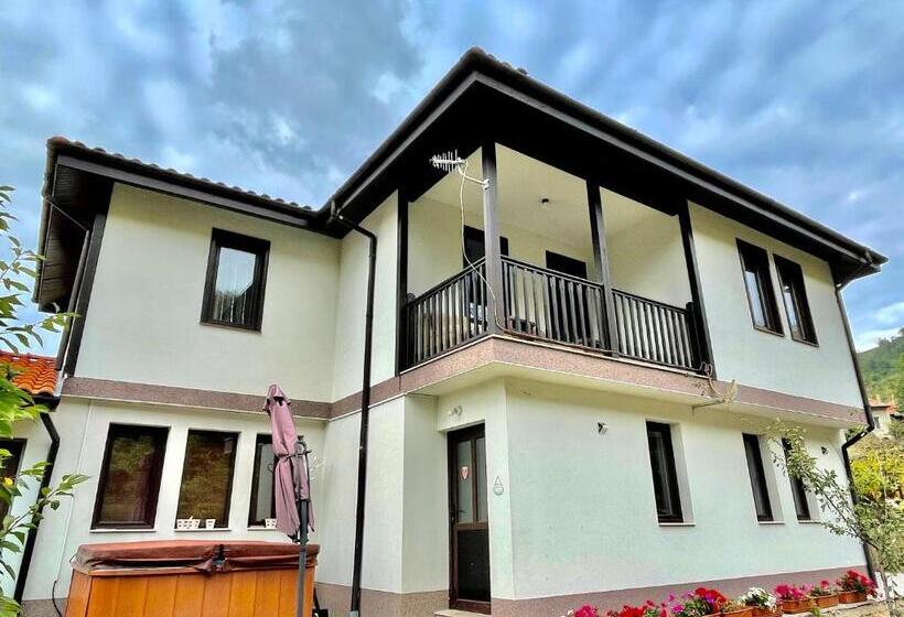 غرفة قياسية ثلاثية, Kassandrova Guest House & Spa