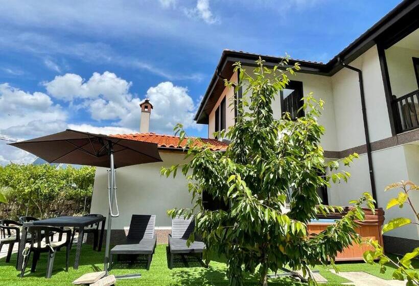 غرفة عائلية مطلّة علي الجبل, Kassandrova Guest House & Spa