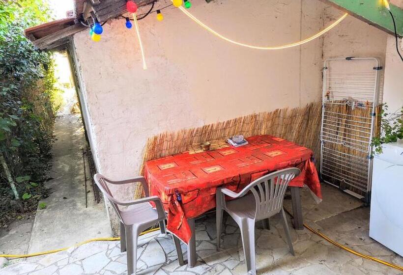 Standart Stüdyo, Mini Studio De 13 M2 Avec Terrasse 15 Mn Centre Nimes