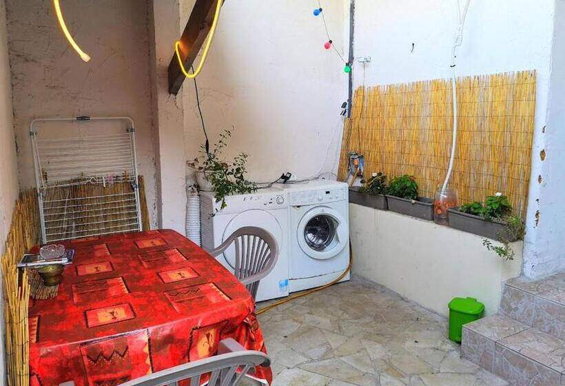 Standart Stüdyo, Mini Studio De 13 M2 Avec Terrasse 15 Mn Centre Nimes