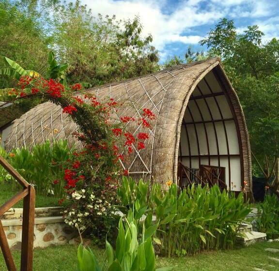 بنجلو قياسى مطلّ علي الحديقة, The Papalagi Resort