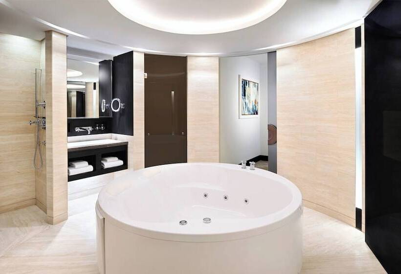 Люкс, Andaz Capital Gate Abu Dhabi, By Hyatt