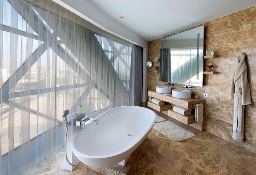 Люкс, Andaz Capital Gate Abu Dhabi, By Hyatt