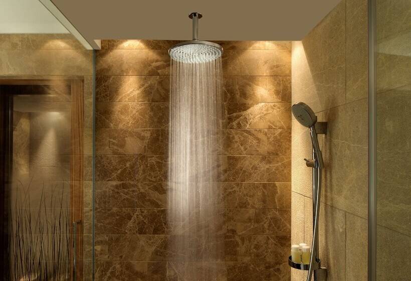 Номер Deluxe, Andaz Capital Gate Abu Dhabi, By Hyatt