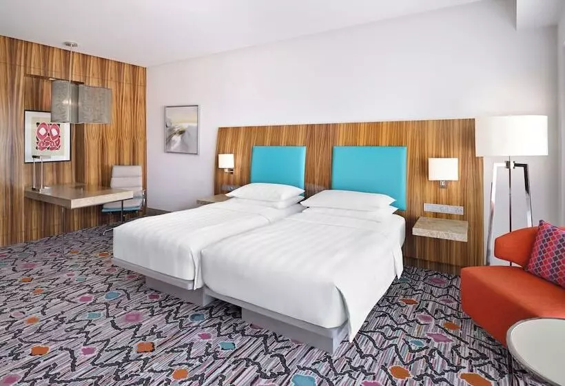 デラックスルーム, Andaz Capital Gate Abu Dhabi, By Hyatt
