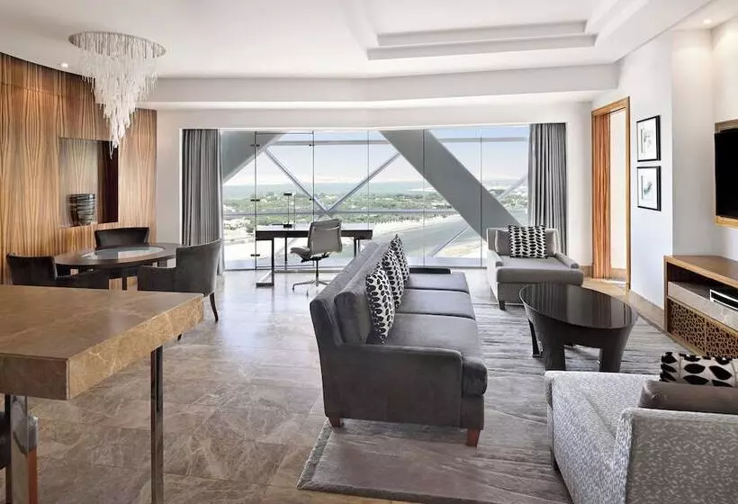 エクゼクティブスイート, Andaz Capital Gate Abu Dhabi, By Hyatt